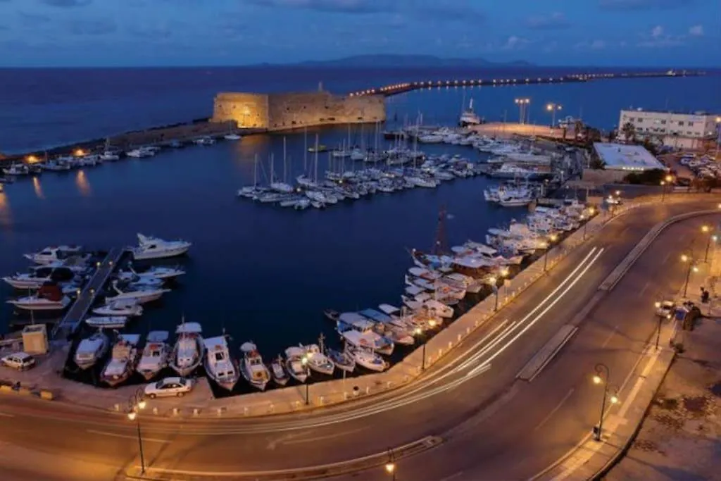 Apartment Penthouse Wt Private Patio 1St Floor 3 Rooms 65Sqm Heraklion